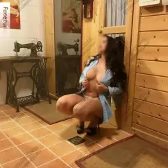 Alina, 22 éves popóimádó szexpartner